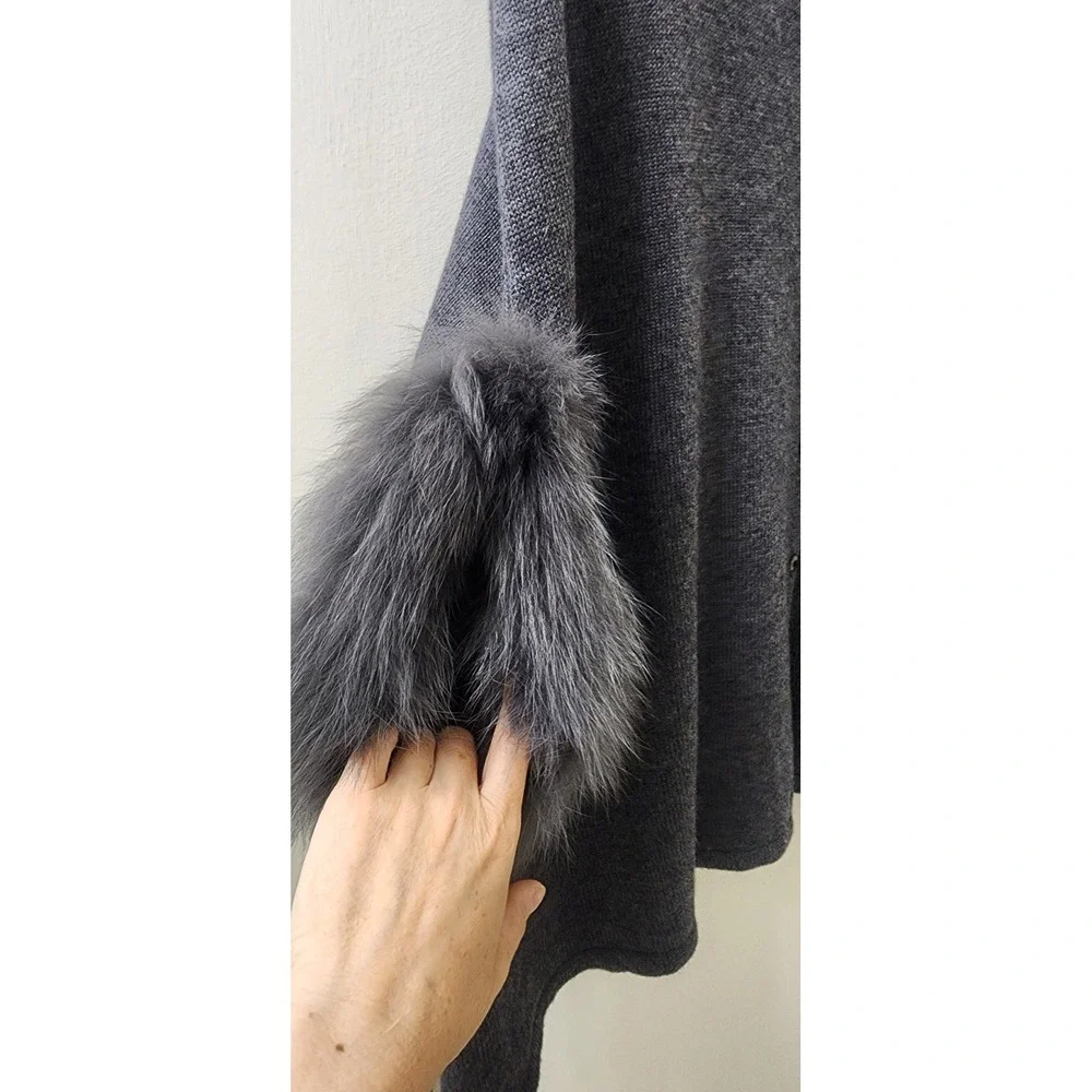 Belle Fare Charcoal Gray Wool Blend Knit Poncho Genuine Fox Fur‎